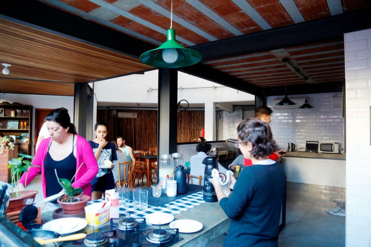 Acomodação com café da manhã  Leme - Copacabana